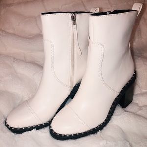 Circus by Sam Edelman
Frazz Booties